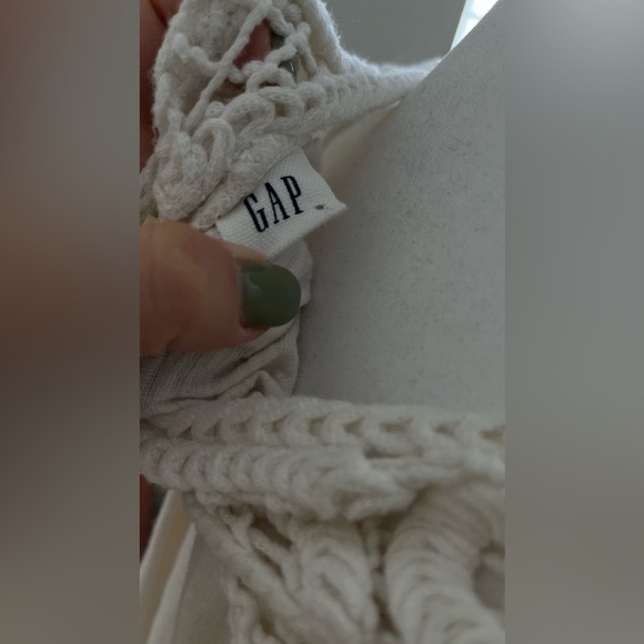 Gap white top, Size S - Picture 5 of 5
